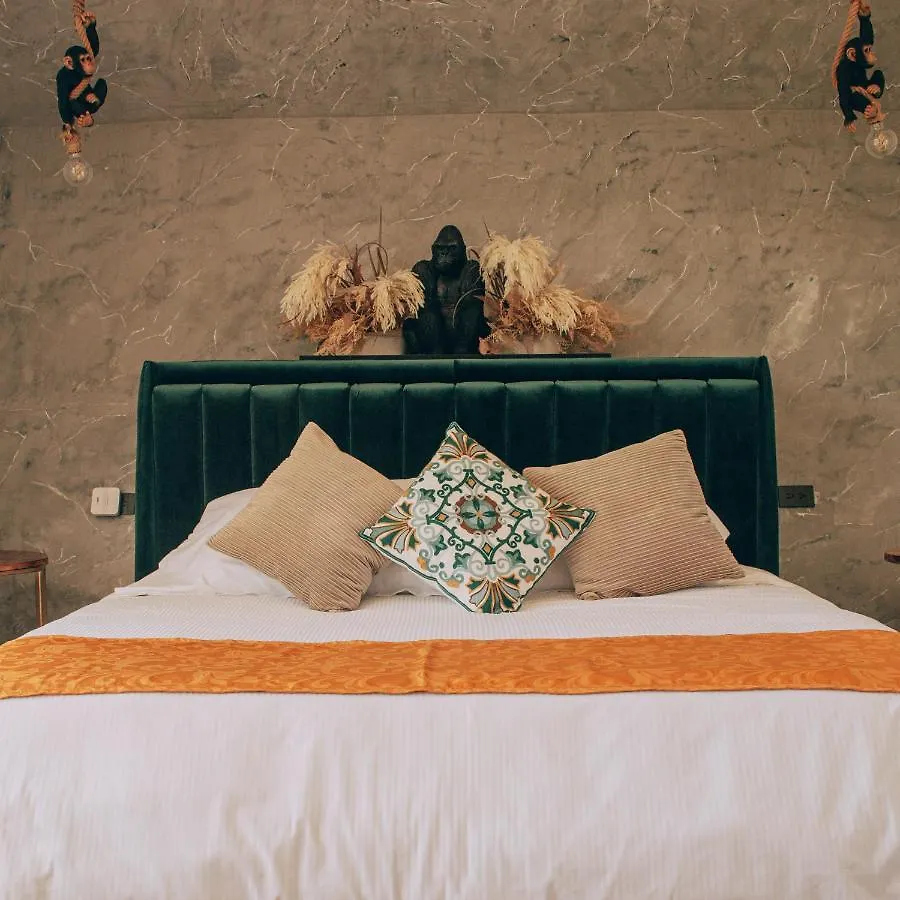 ריונגרו Oeroek Hotel אתר קמפינג