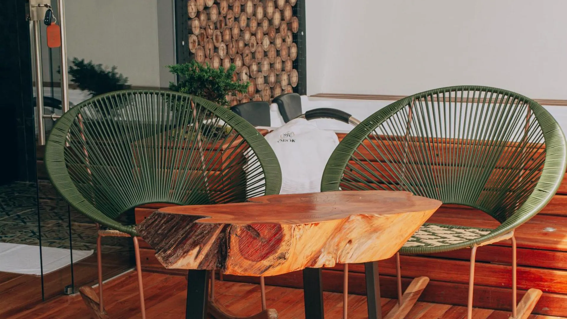 ריונגרו Oeroek Hotel
