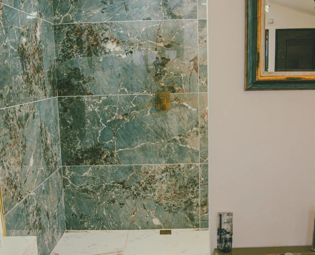 ריונגרו Oeroek Hotel