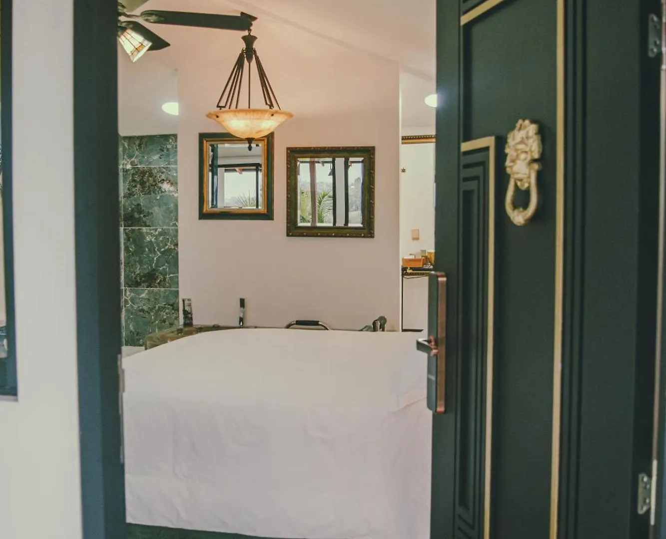 ריונגרו Oeroek Hotel