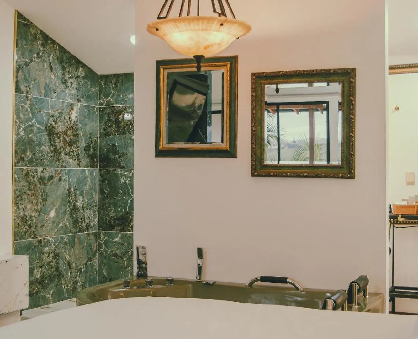 ריונגרו Oeroek Hotel אתר קמפינג